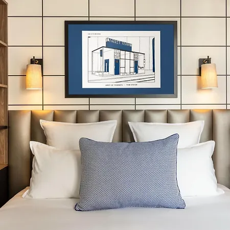 ホテル Moderniste パリ