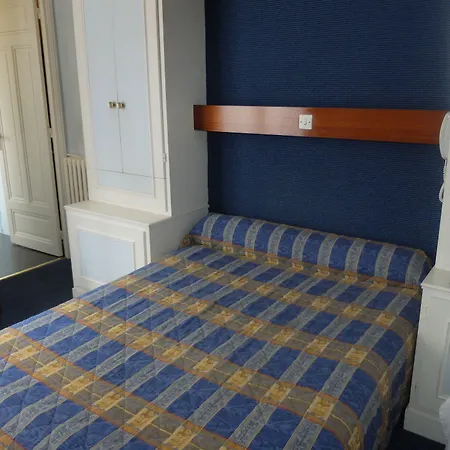 Moderniste ホテル 4*