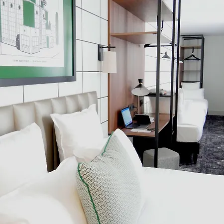 Moderniste Hotell Paris